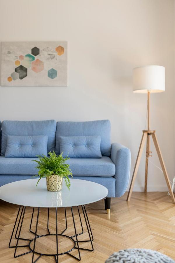 Shades Of Blue Apartment *